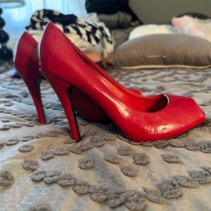 Used- Red Delicious Heel